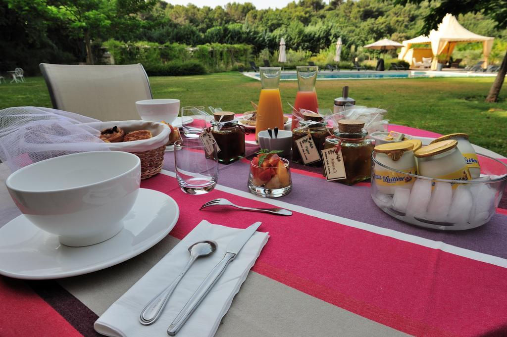 Mas De Lure Bed and Breakfast Salon-de-Provence Zewnętrze zdjęcie