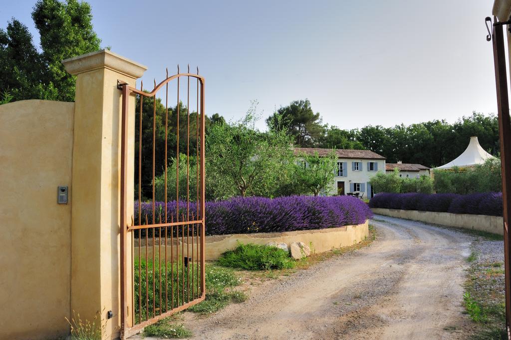 Mas De Lure Bed and Breakfast Salon-de-Provence Zewnętrze zdjęcie