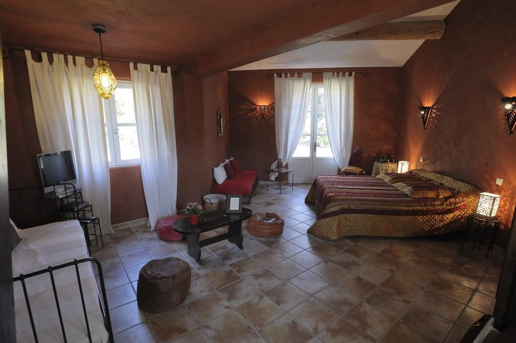 Mas De Lure Bed and Breakfast Salon-de-Provence Zewnętrze zdjęcie